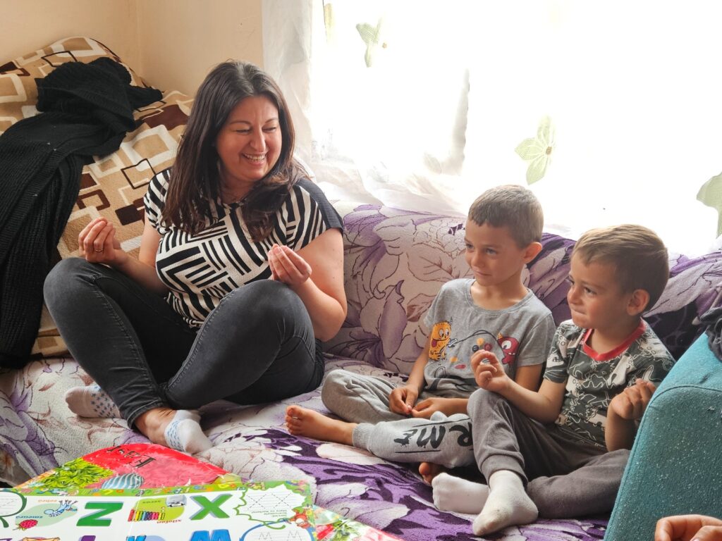 volunteer program for families with young children